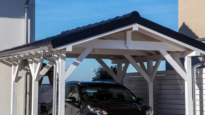 A luxurious carport in your own comfortable style