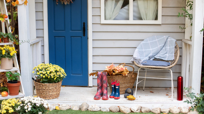 Front yard sitting area