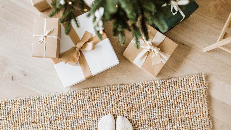 Christmas tree with boxes