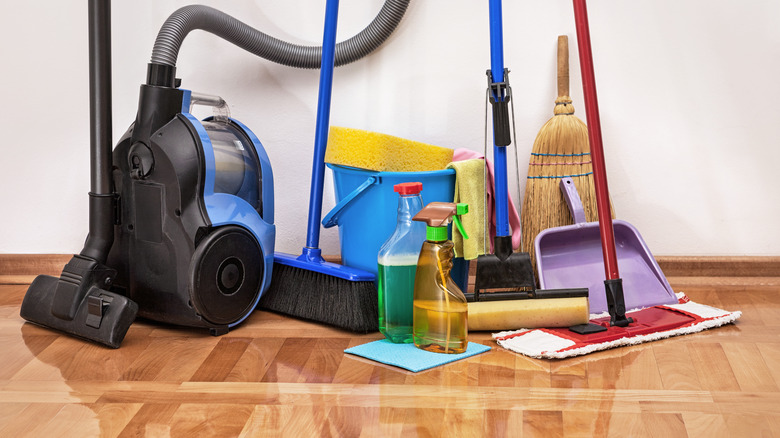 Floor cleaning tools