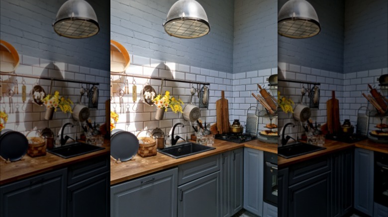 English countryside kitchen industrial light