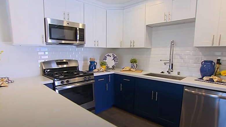 Blue and white kitchen