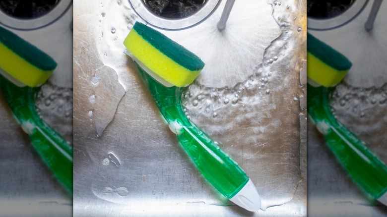 refillable dishwashing brush