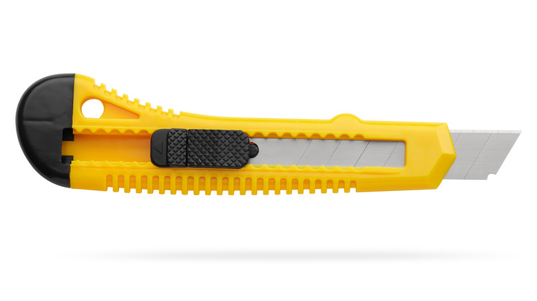 yellow razor blade