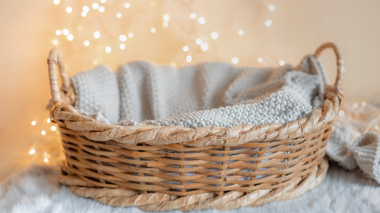 Wicker blanket basket