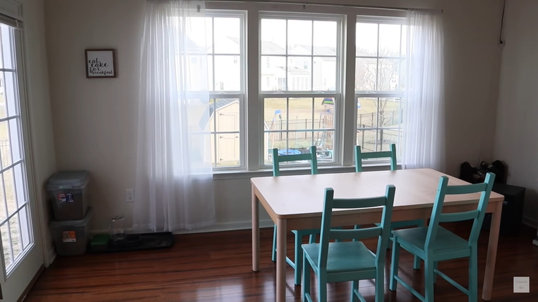 Simple dining room