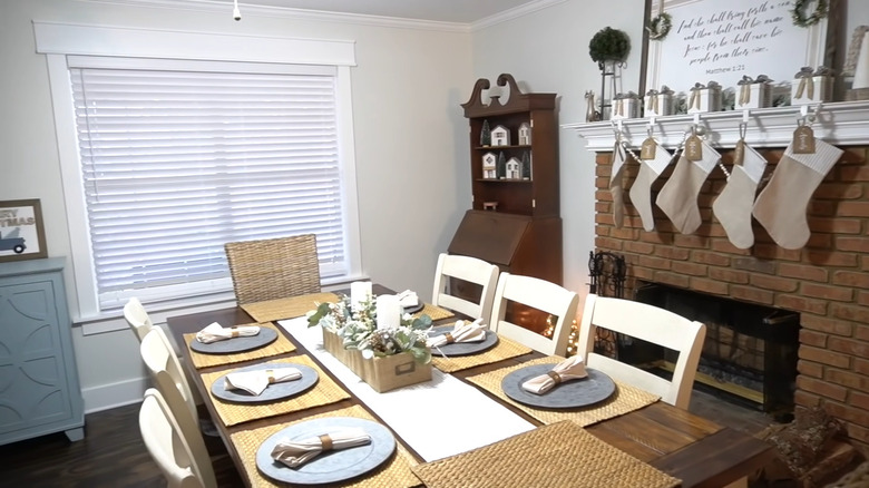 Christmas dining room