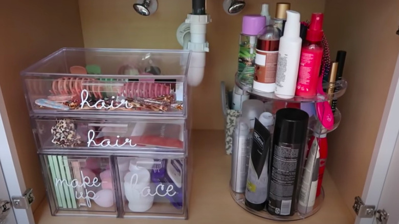 Acrylic organizers in bathroom