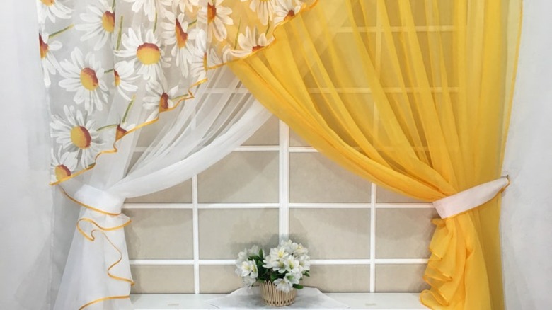 yellow and white curtains