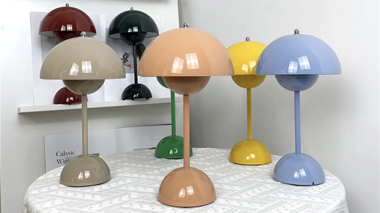 Flowerpot lamps