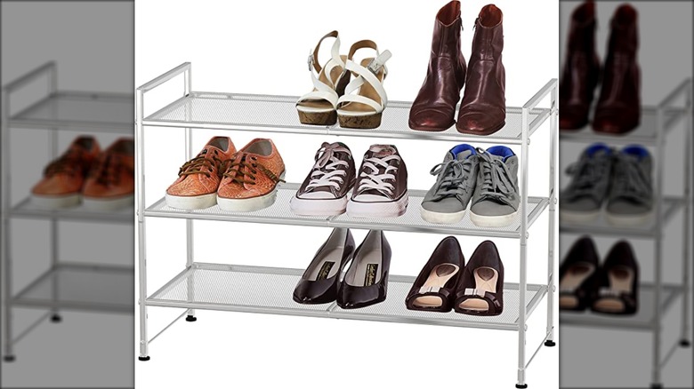 Shoe storage rack