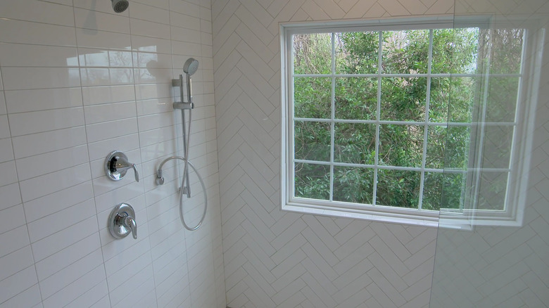 Shower with different tile