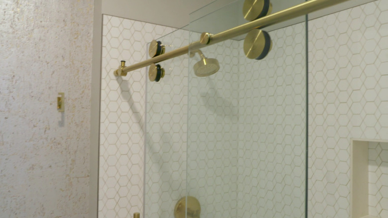 Gold accents in bathroom