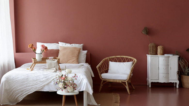 rose pink bedroom wall