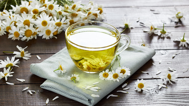 Chamomile flowers and tea