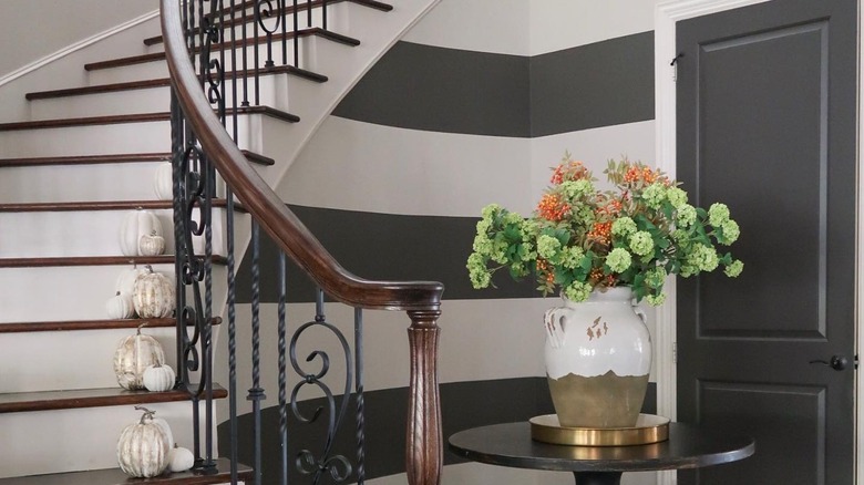Dramatic entryway and staircase
