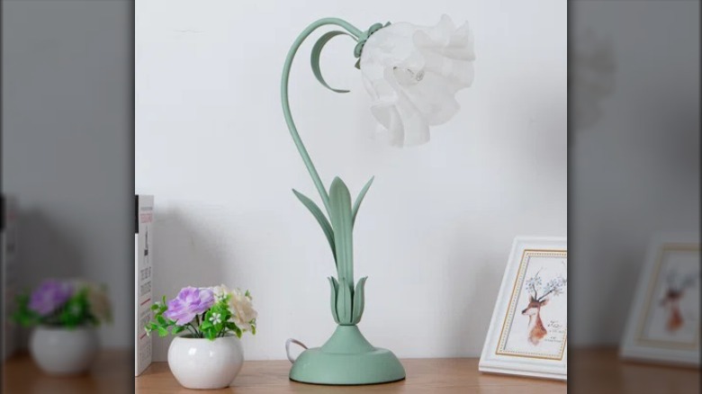 White floral desk lamp