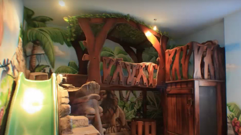 a jungle themed room 