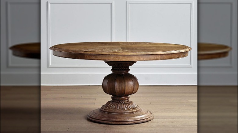 Dolcetto round dining table