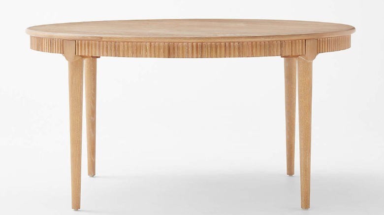 Providence dining table