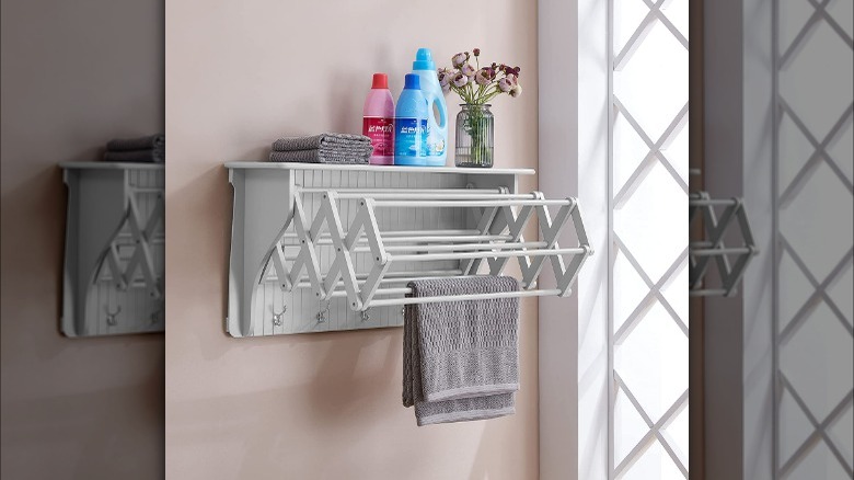 Accordion-style hanging drying rack