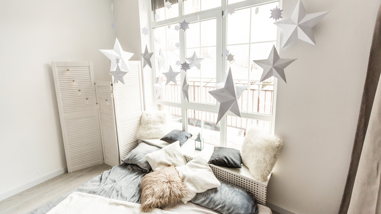 star decorations in a room