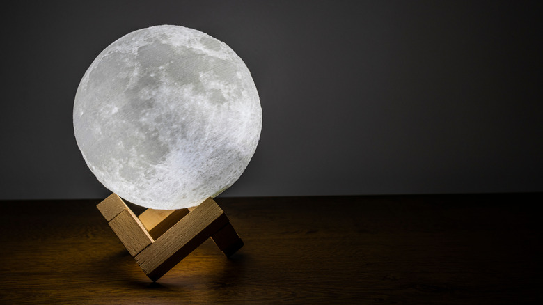 moon lamp