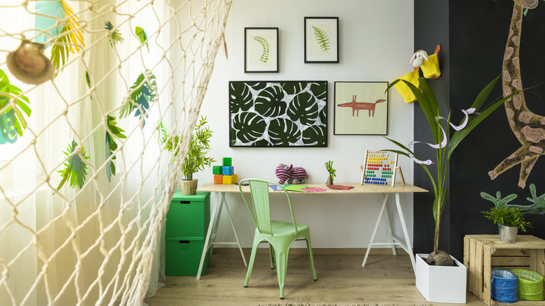 Net in kid's tropical bedroom