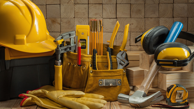 construction carpentry tools