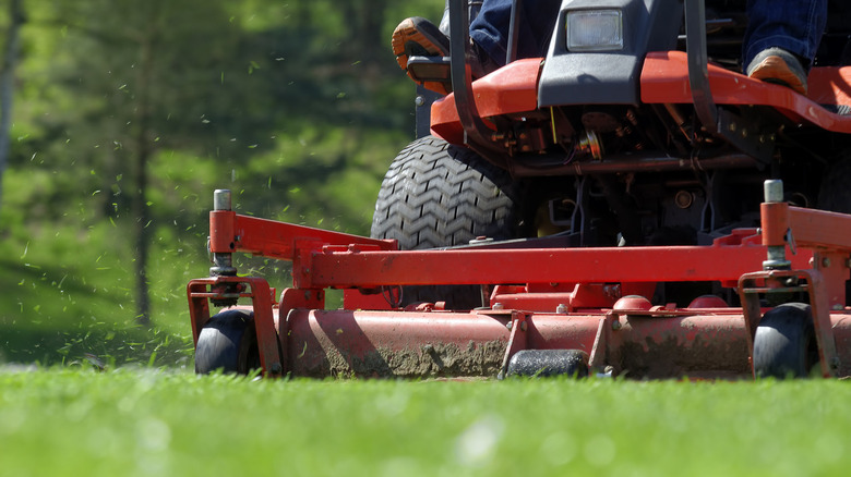 Ride-on lawnmower