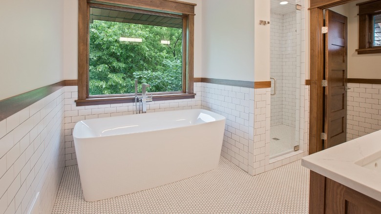 Craftsman bathroom with garden tub