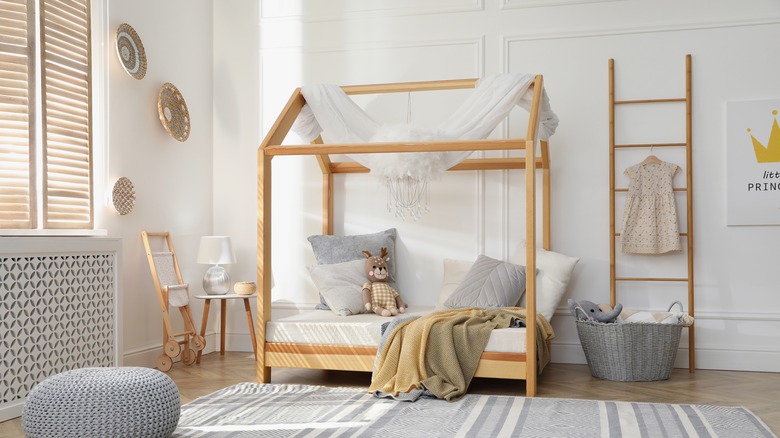 Childs bedframe