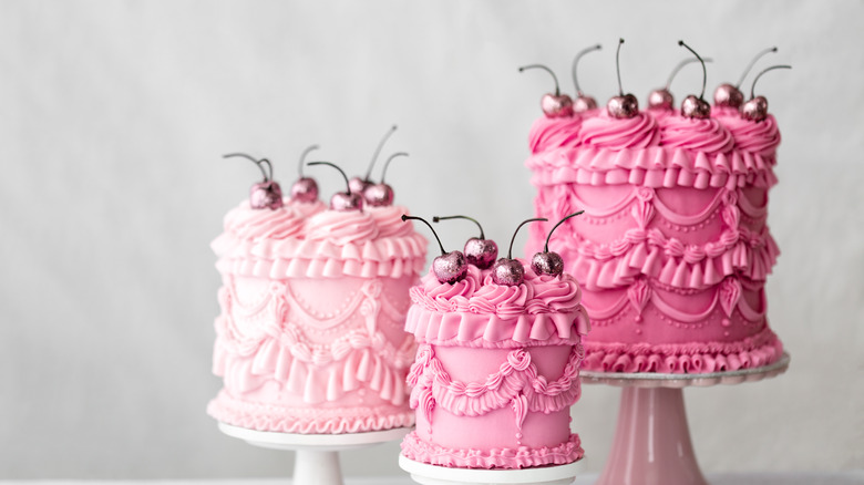 pink cakes