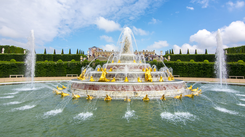 Shimmering gold plated Versailles fountain