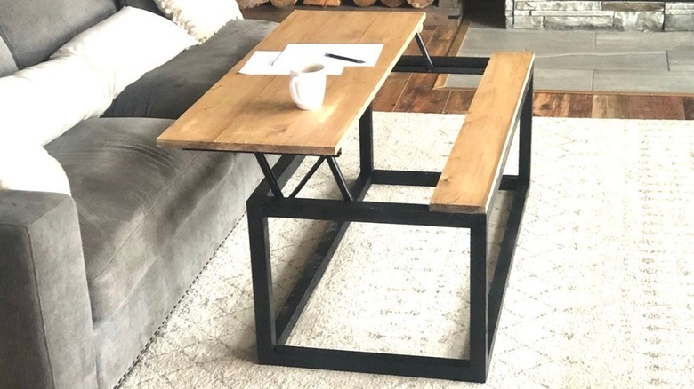 Lift top coffee table