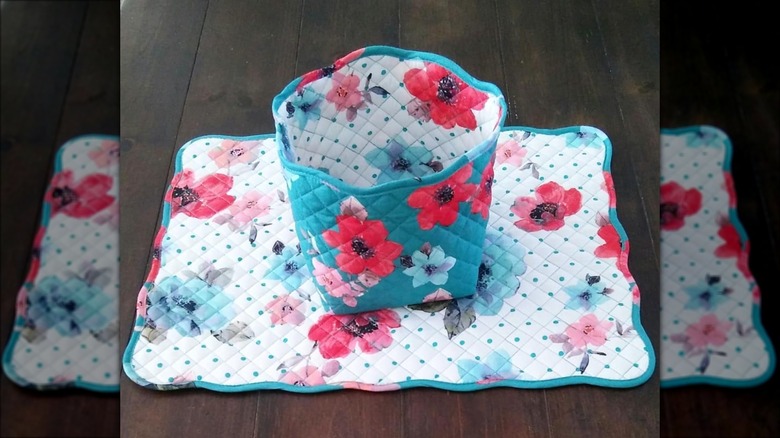 floral placemat storage basket