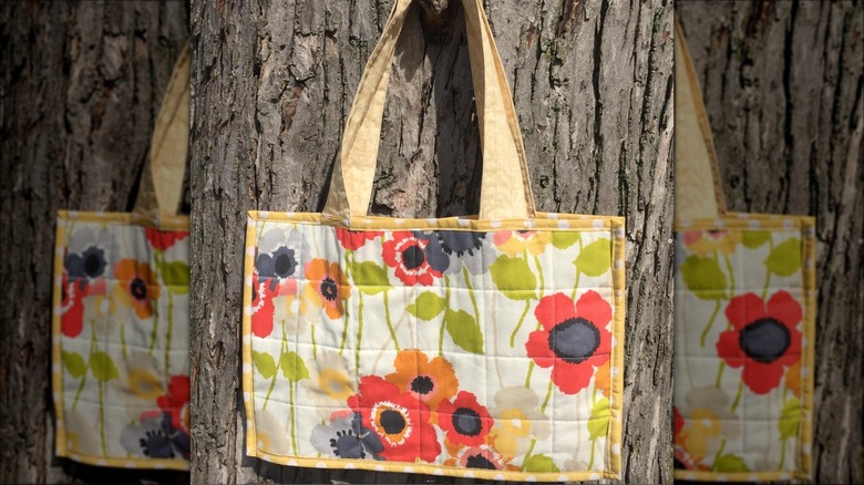 floral placemat tote bag