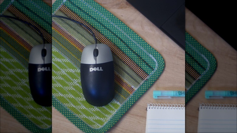 green woven mousepad