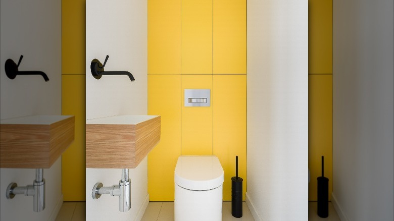 Sunshine yellow bathroom wall