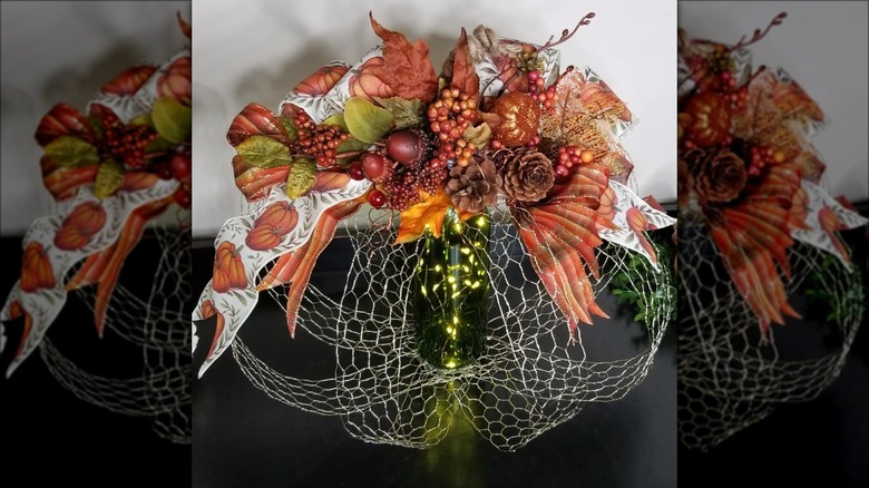 chicken wire pumpkin decoration