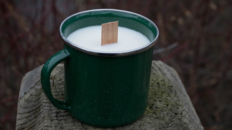 woodwick candle in mug