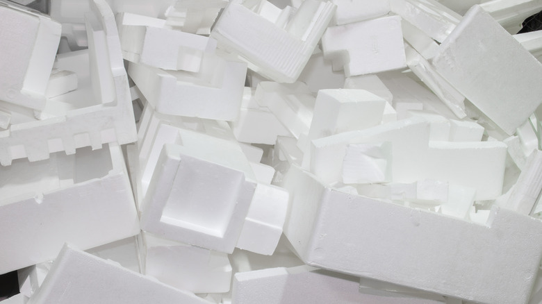 pile of Styrofoam pieces