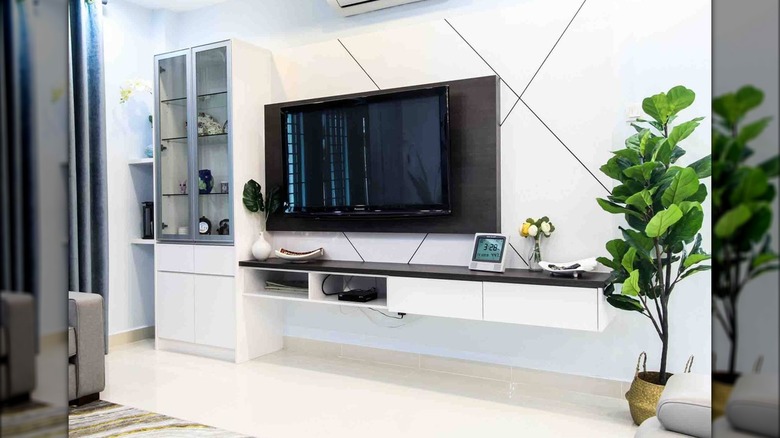 White TV cabinet