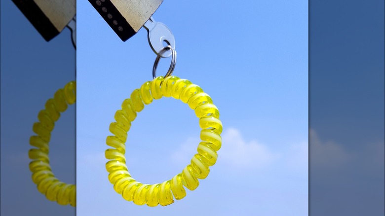 yellow stretchy key ring