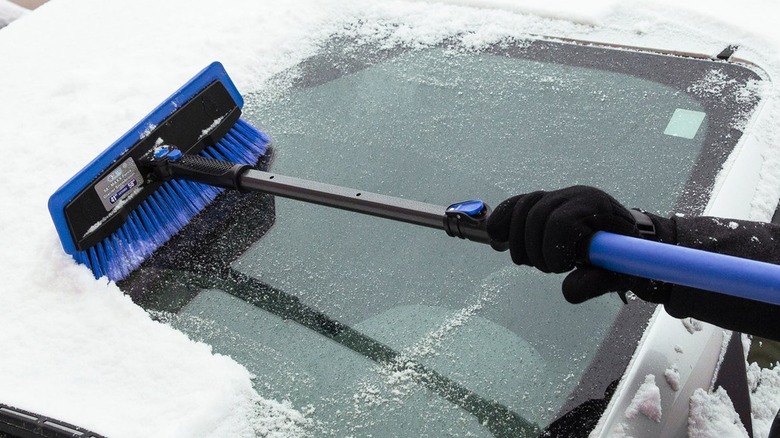 Hopkins Maxx-Force Glacier 58" Extendable Snowbrush with Ice Scraper