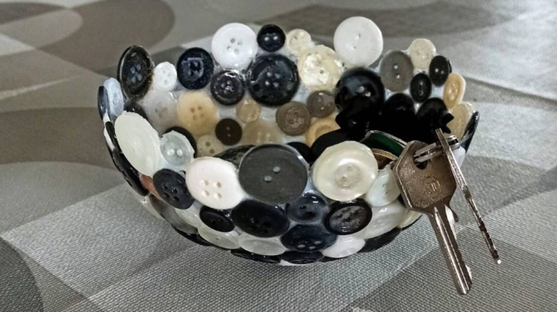 button bowl with keys