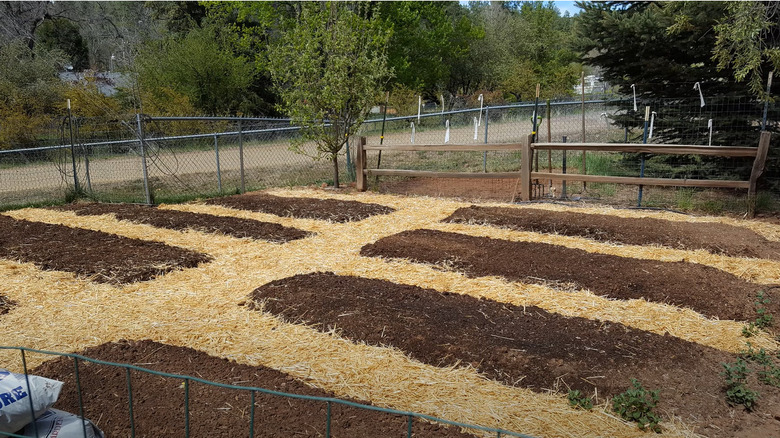 garden walkways made from straw