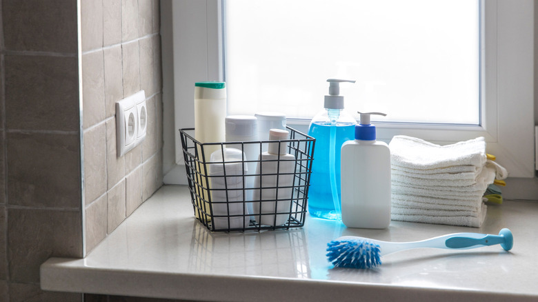 basket for organizing bottles