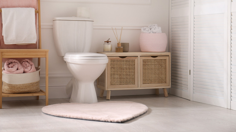 light pink decorations in bathroom