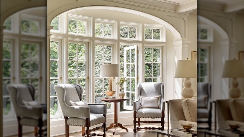 arched bay window